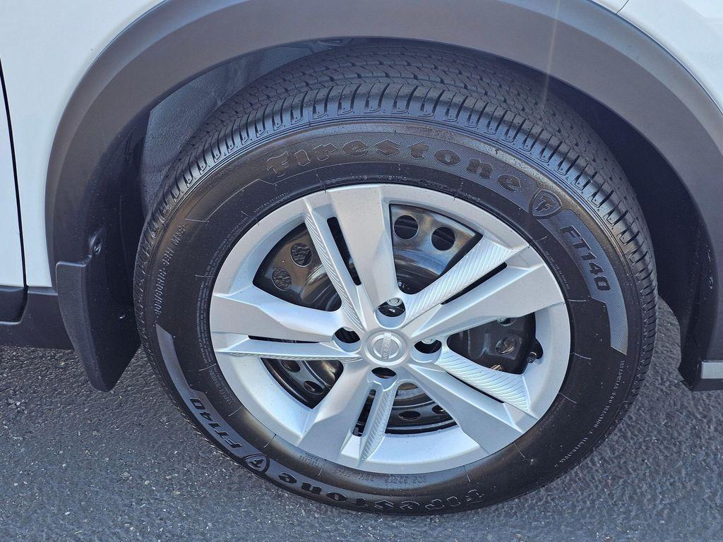 new 2025 Nissan Kicks car, priced at $23,760