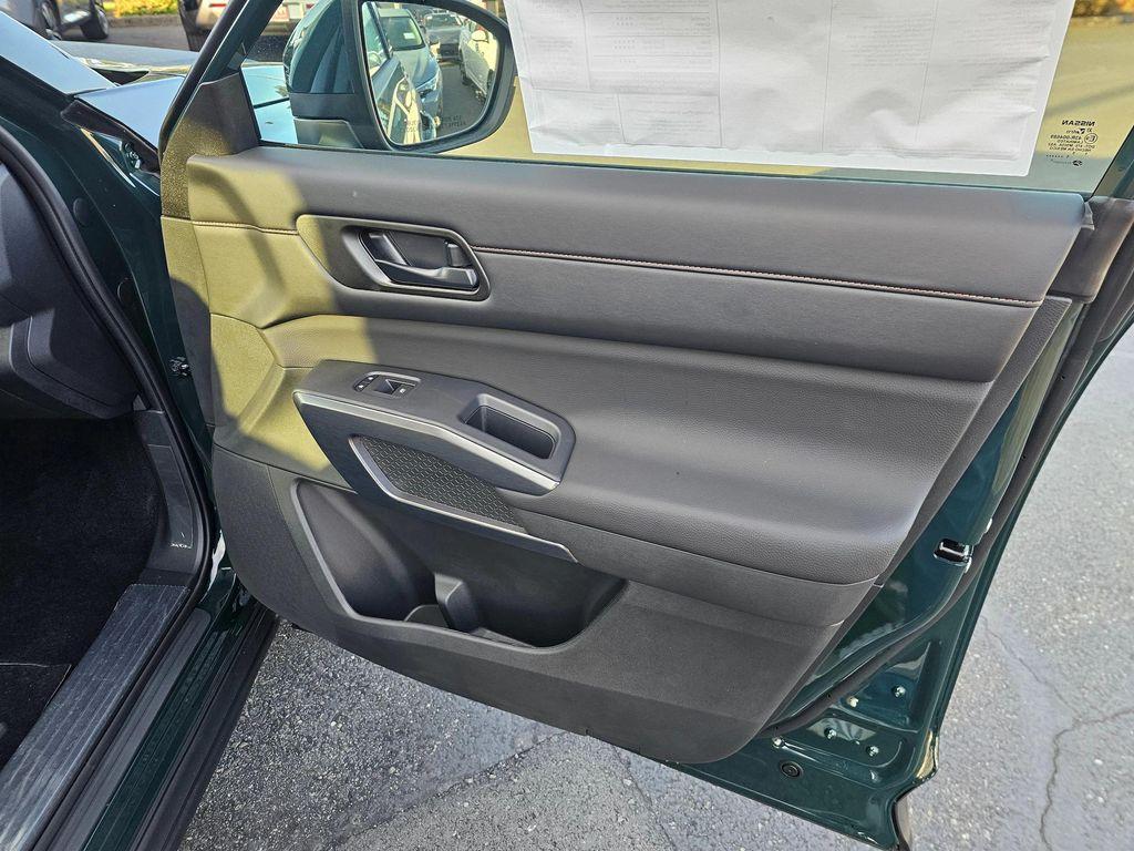 new 2025 Nissan Pathfinder car, priced at $43,957