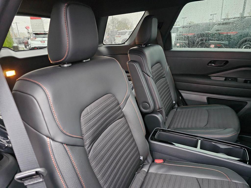 new 2025 Nissan Pathfinder car, priced at $45,112