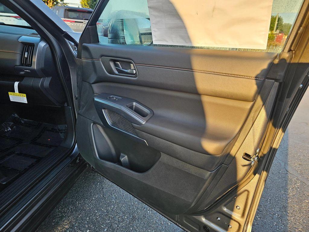 new 2025 Nissan Pathfinder car, priced at $39,264