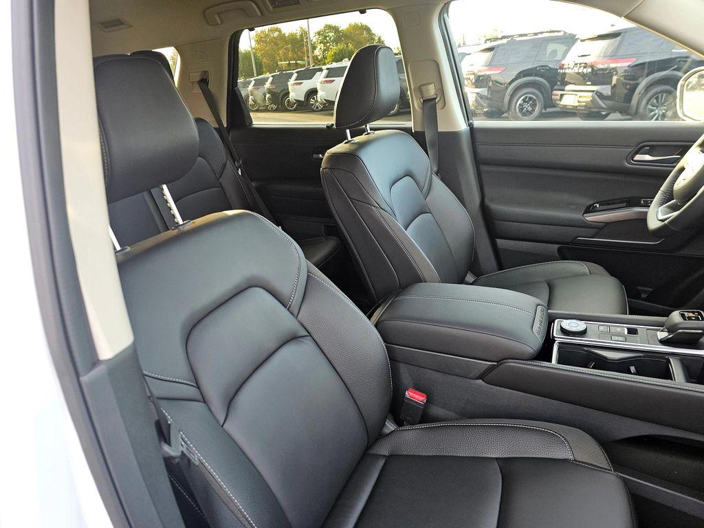 new 2025 Nissan Pathfinder car, priced at $45,766