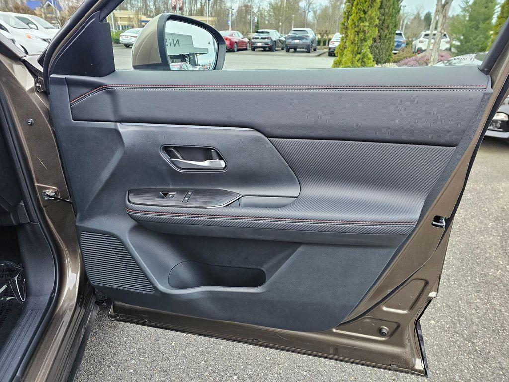 new 2025 Nissan Kicks car, priced at $30,412