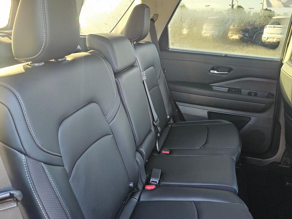 new 2025 Nissan Pathfinder car, priced at $43,715