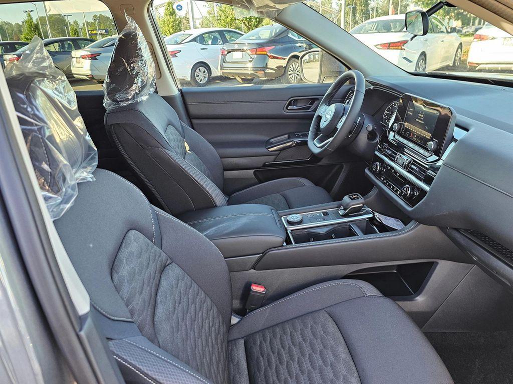 new 2025 Nissan Pathfinder car, priced at $42,648