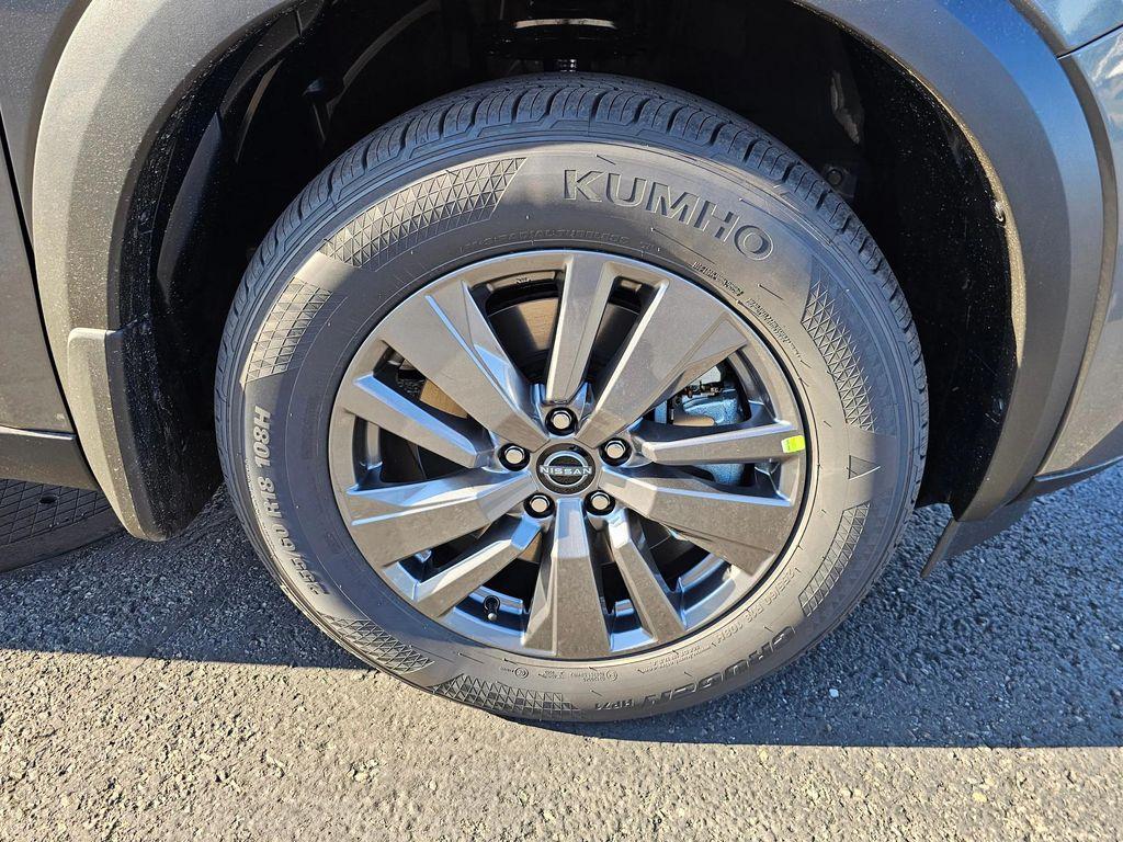 new 2025 Nissan Pathfinder car, priced at $42,648