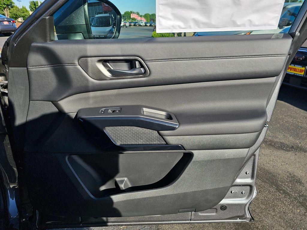 new 2025 Nissan Pathfinder car, priced at $42,648
