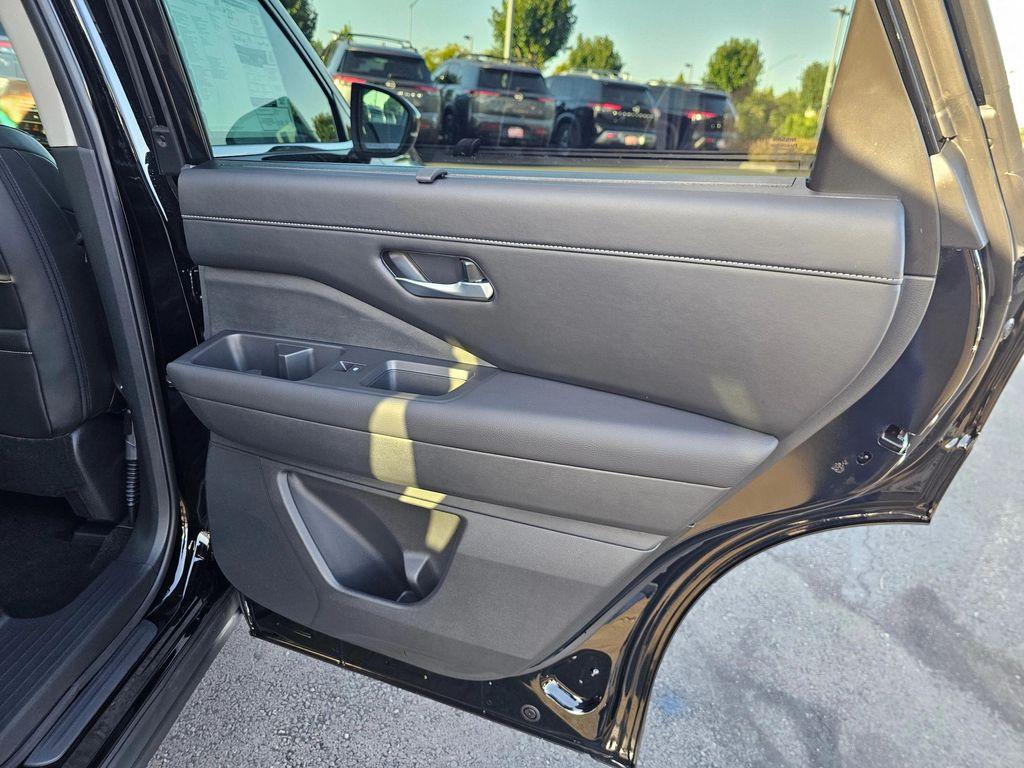 new 2025 Nissan Pathfinder car, priced at $44,200