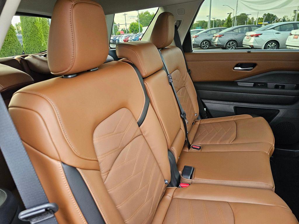 new 2025 Nissan Pathfinder car, priced at $50,332