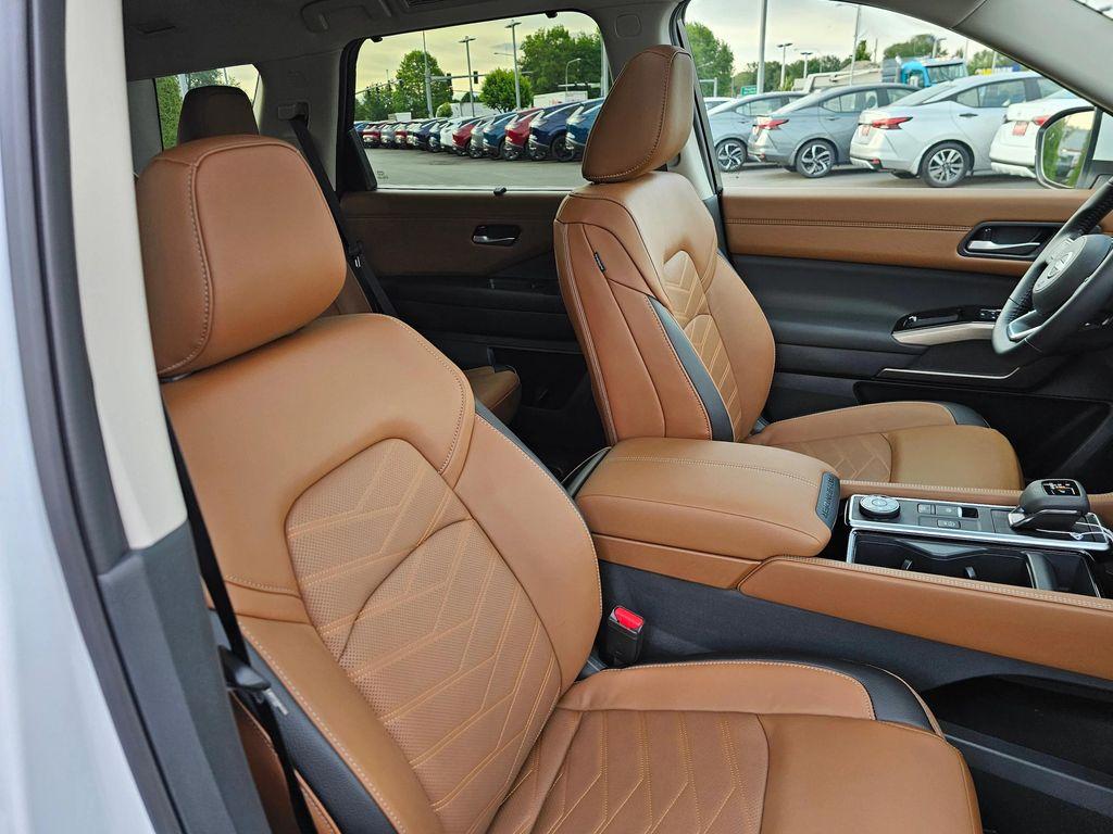 new 2025 Nissan Pathfinder car, priced at $50,332