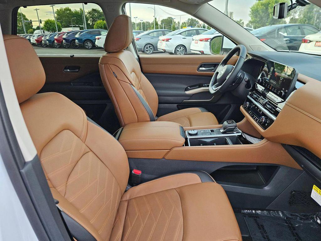 new 2025 Nissan Pathfinder car, priced at $50,332