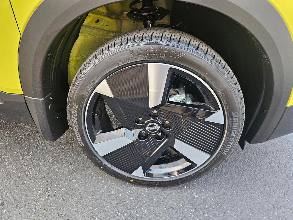 new 2025 Nissan Kicks car, priced at $30,891