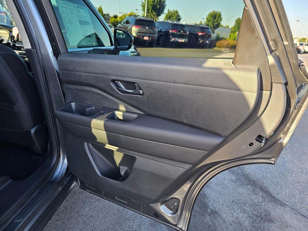 new 2025 Nissan Pathfinder car, priced at $41,158