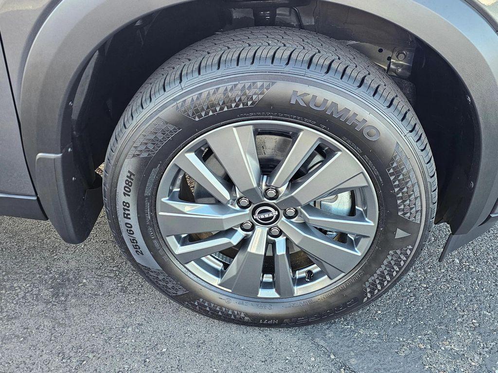 new 2025 Nissan Pathfinder car, priced at $41,158