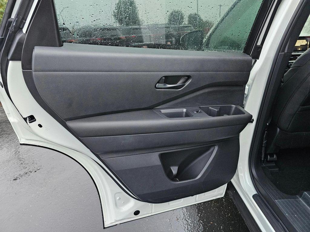 new 2025 Nissan Pathfinder car, priced at $45,112