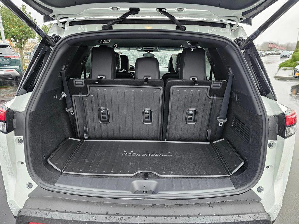 new 2025 Nissan Pathfinder car, priced at $45,112