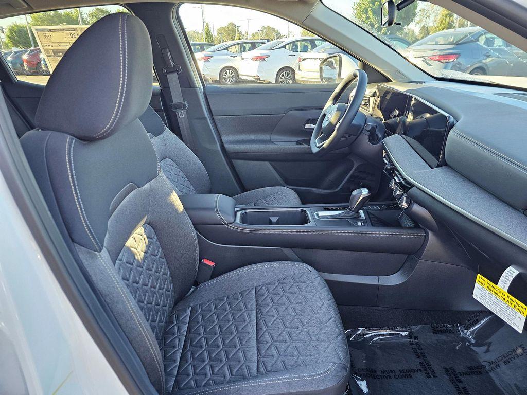 new 2025 Nissan Kicks car, priced at $26,100