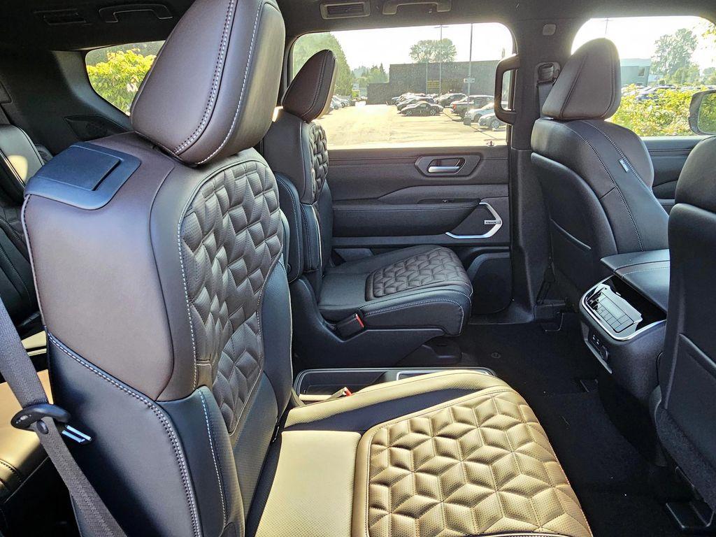 new 2025 Nissan Armada car, priced at $79,543