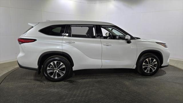 used 2022 Toyota Highlander car, priced at $34,582