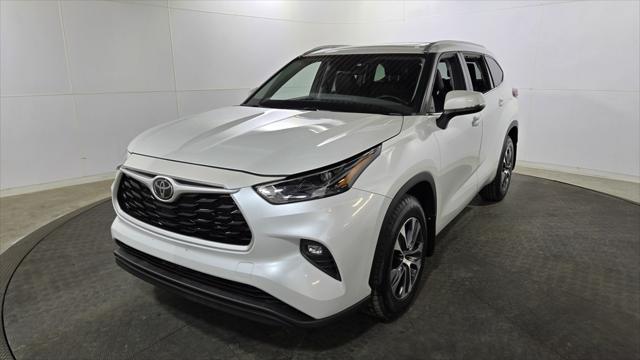 used 2022 Toyota Highlander car, priced at $34,582