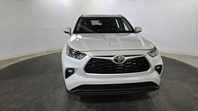 used 2022 Toyota Highlander car, priced at $34,582