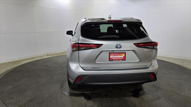used 2022 Toyota Highlander Hybrid car, priced at $33,573