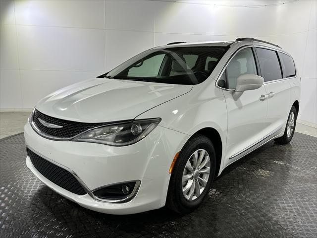 used 2017 Chrysler Pacifica car, priced at $14,500