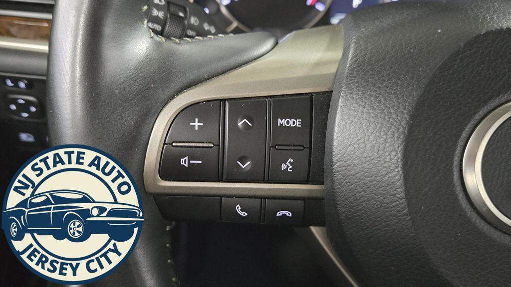 used 2017 Lexus ES 350 car, priced at $19,185