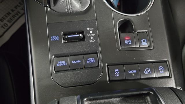 used 2020 Toyota Highlander car, priced at $27,126