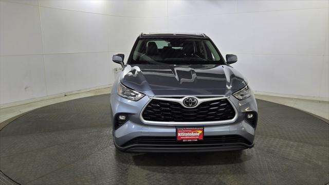 used 2020 Toyota Highlander car, priced at $27,126