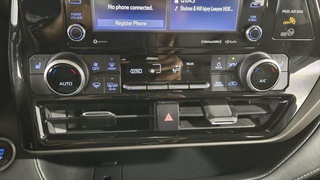 used 2020 Toyota Highlander car, priced at $27,126