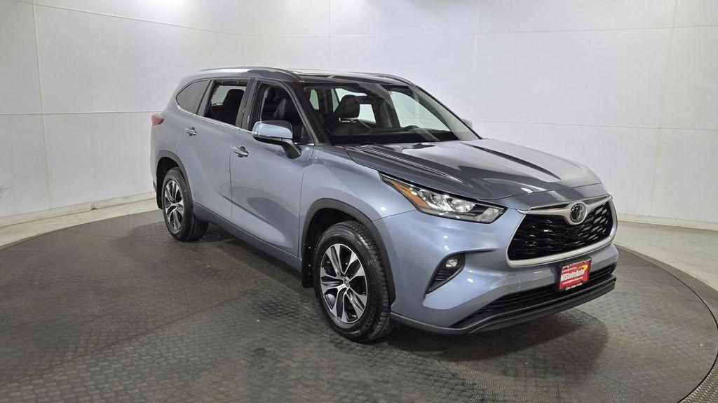 used 2020 Toyota Highlander car, priced at $24,702