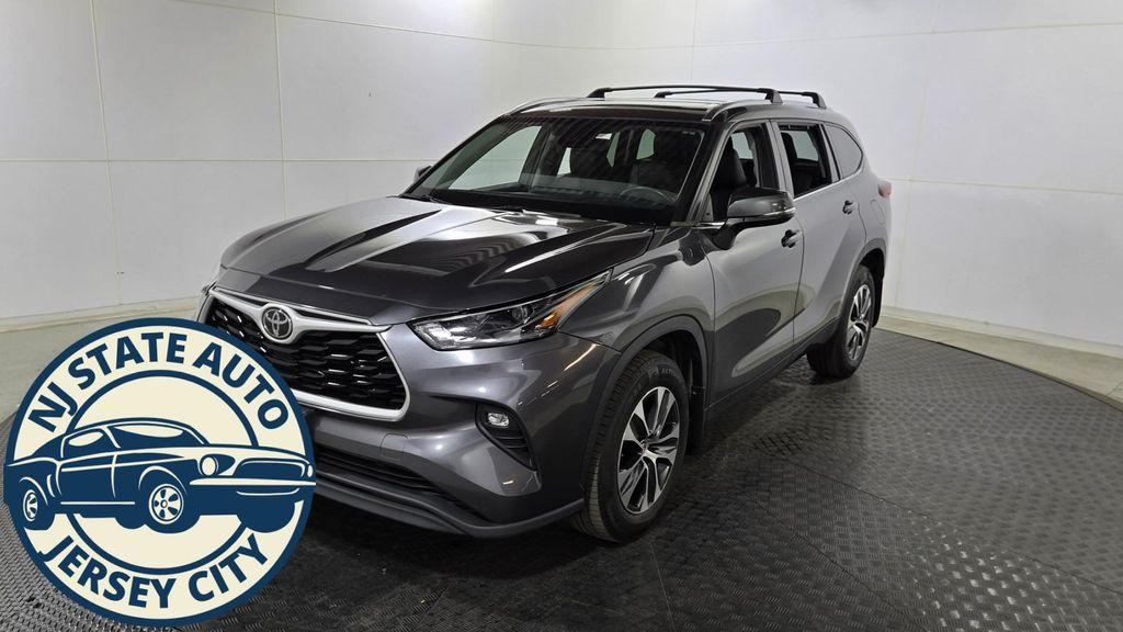 used 2021 Toyota Highlander car, priced at $25,772