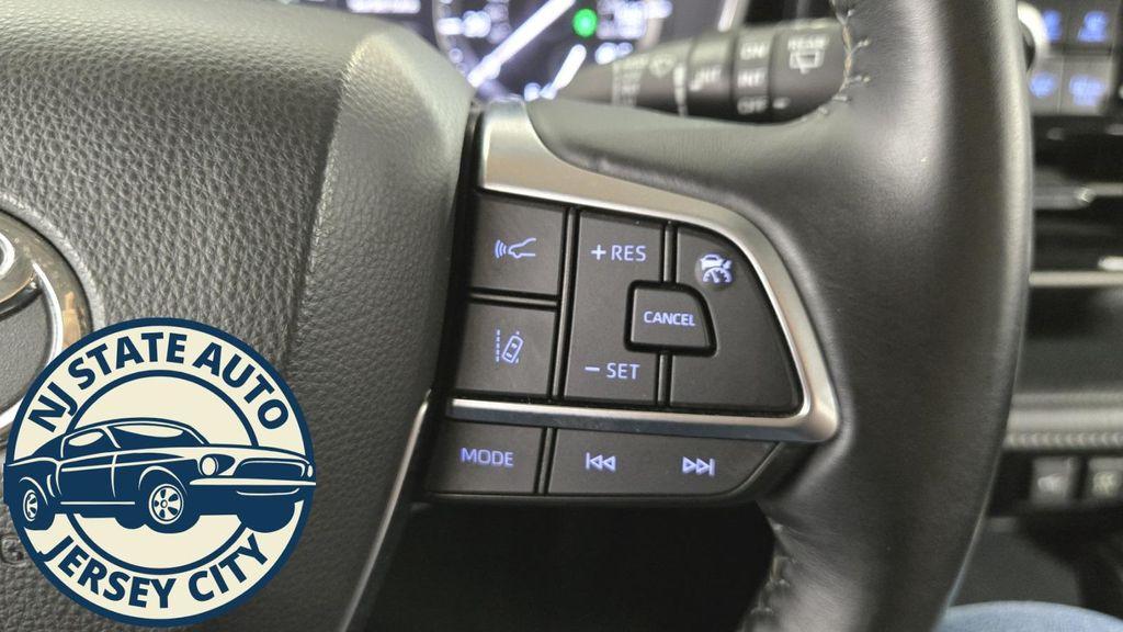 used 2021 Toyota Highlander car, priced at $25,772