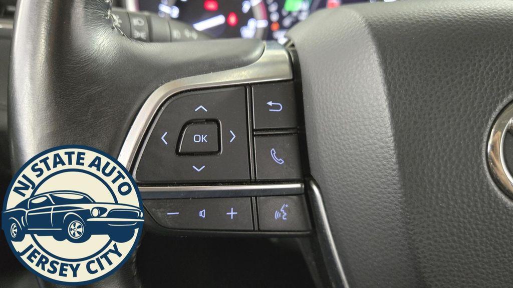 used 2021 Toyota Highlander car, priced at $25,772