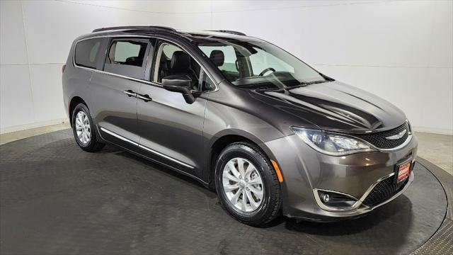 used 2017 Chrysler Pacifica car, priced at $10,989