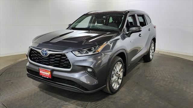 used 2020 Toyota Highlander Hybrid car, priced at $30,895