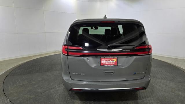 used 2022 Chrysler Pacifica Hybrid car, priced at $21,250