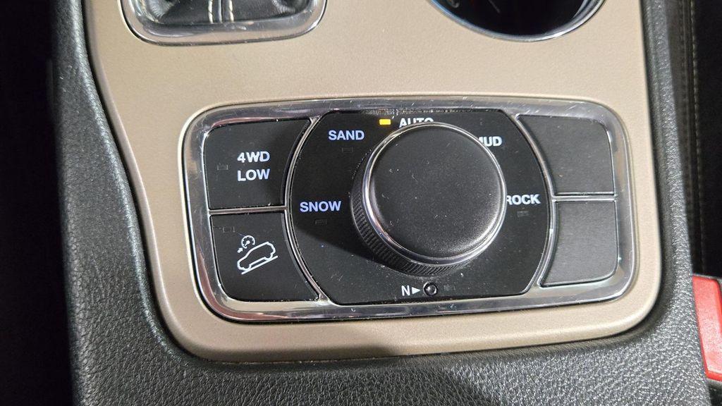 used 2017 Jeep Grand Cherokee car, priced at $14,585