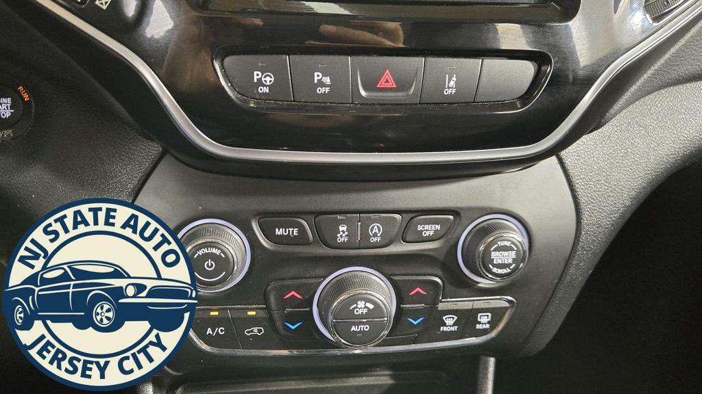 used 2022 Jeep Cherokee car, priced at $21,850