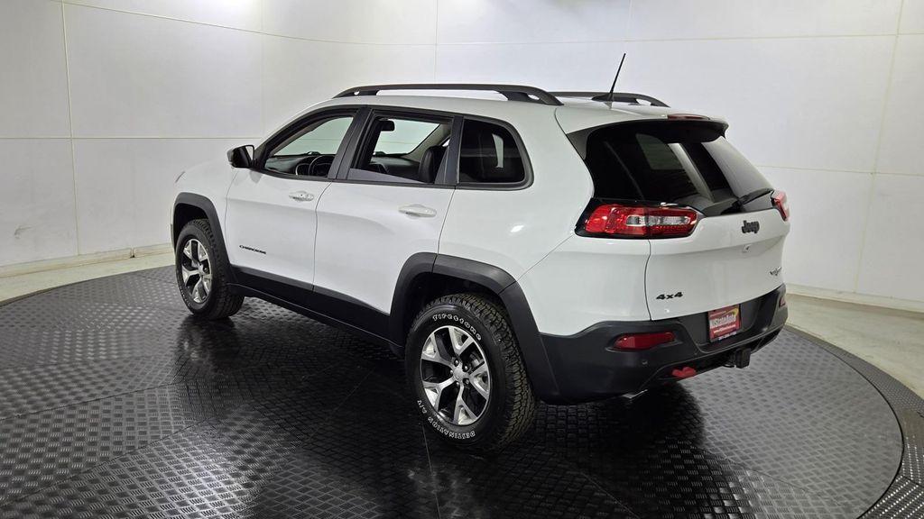 used 2018 Jeep Cherokee car, priced at $15,717