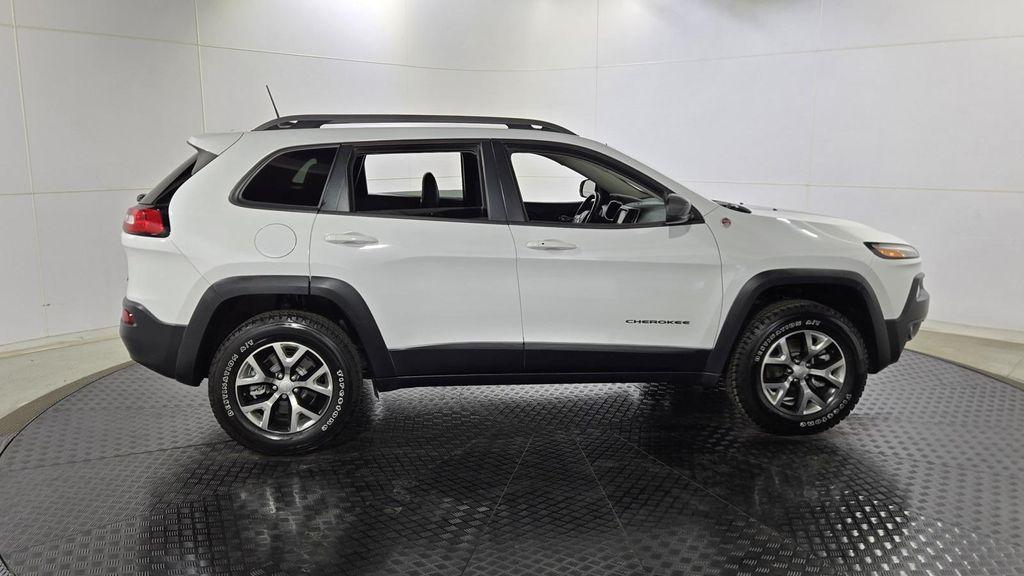 used 2018 Jeep Cherokee car, priced at $15,717