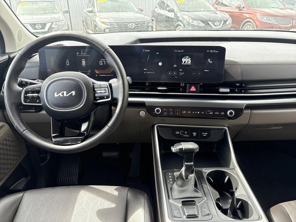 used 2025 Kia Carnival car, priced at $37,994