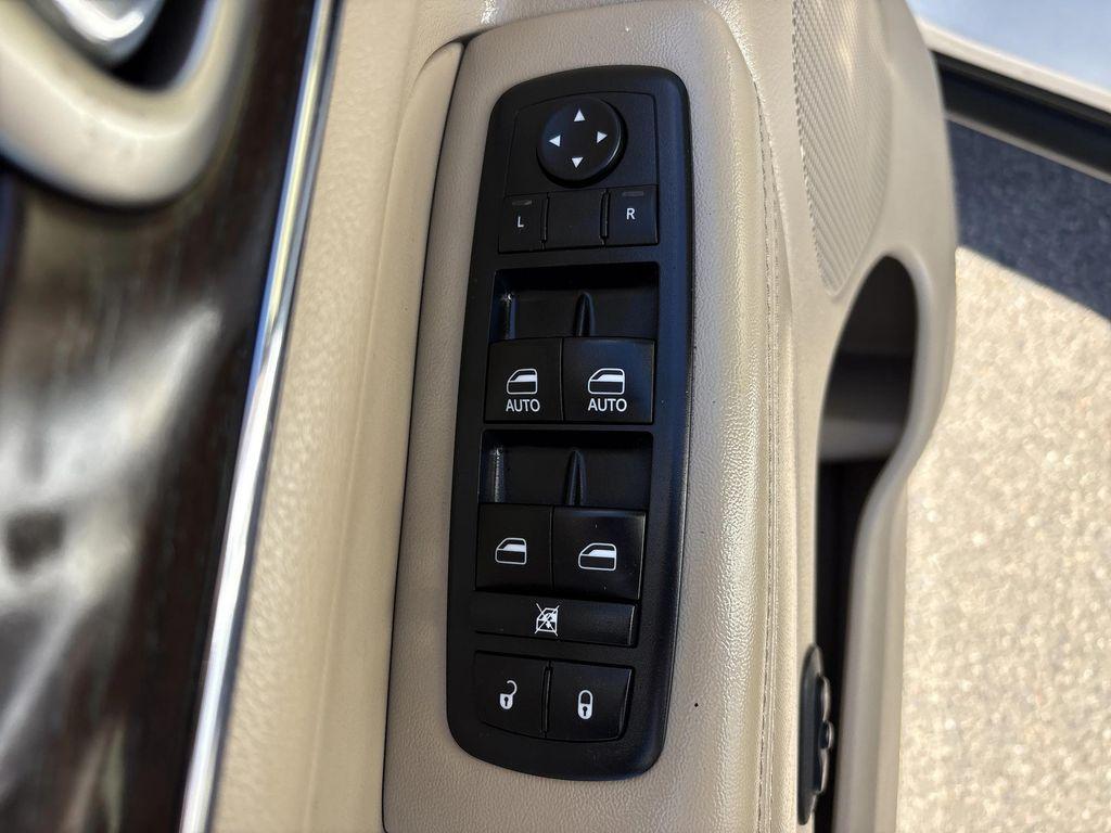 used 2017 Jeep Grand Cherokee car, priced at $17,999