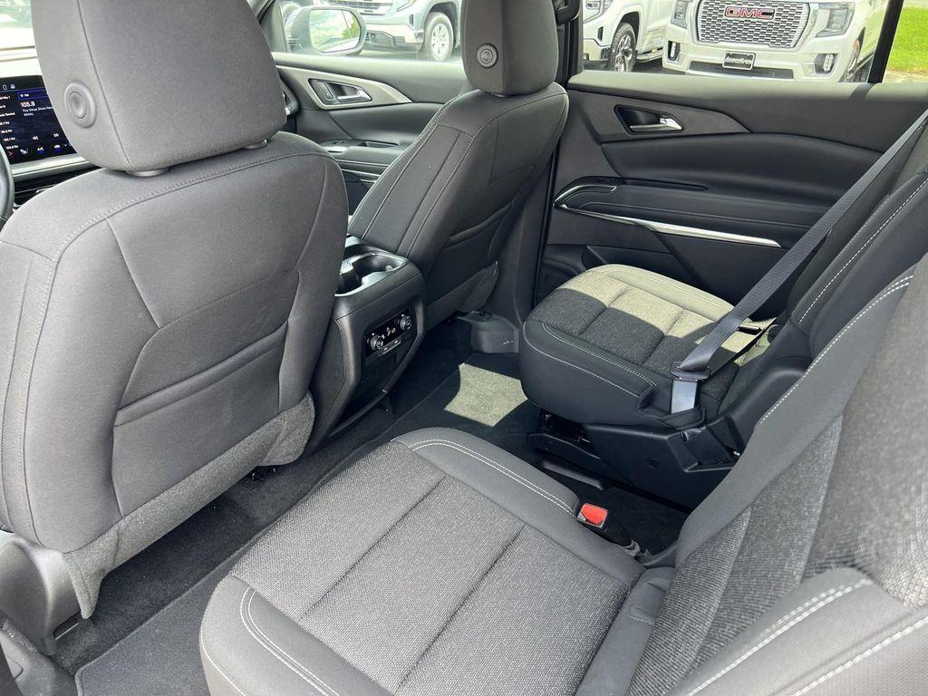 used 2025 Chevrolet Traverse car, priced at $34,877