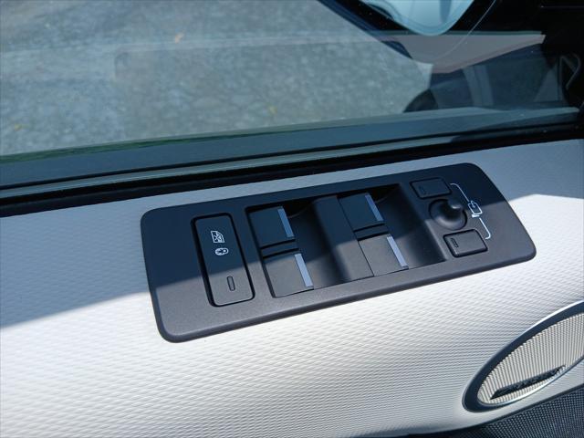 used 2023 Land Rover Discovery car, priced at $47,377