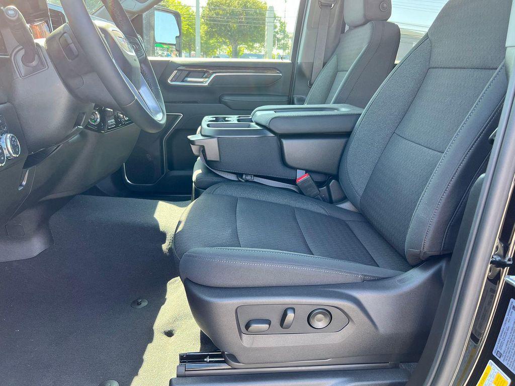 new 2025 GMC Sierra 2500 car, priced at $59,589