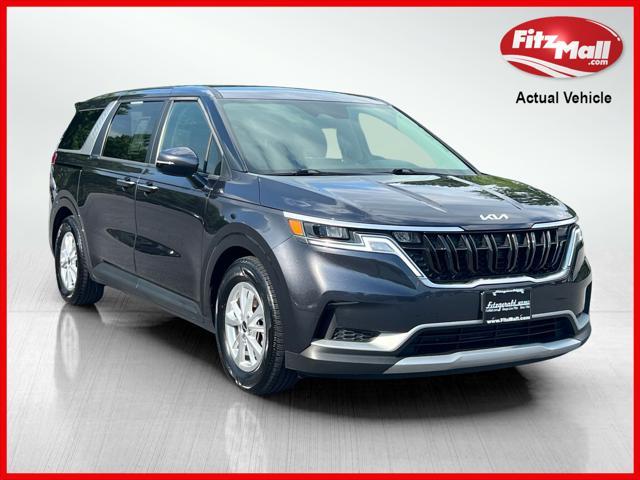 used 2023 Kia Carnival car
