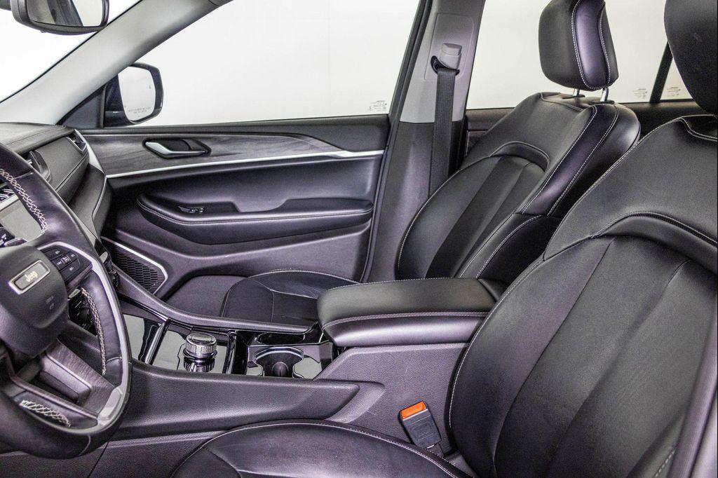 used 2022 Jeep Grand Cherokee car, priced at $29,777
