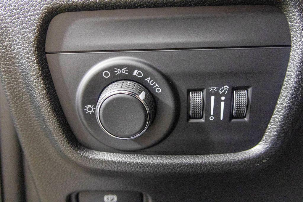 new 2025 Jeep Grand Cherokee L car, priced at $42,169