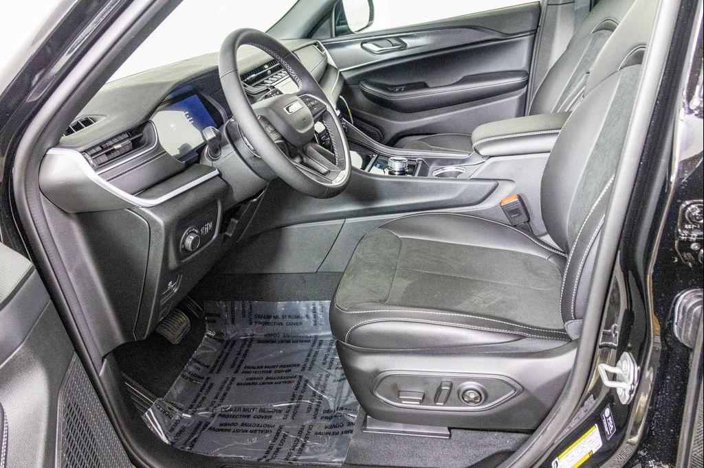 new 2025 Jeep Grand Cherokee L car, priced at $43,649